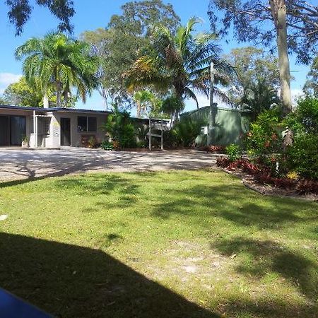 Greenacres Motel / Van Park Benaraby Eksteriør bilde